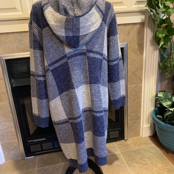 Like new AZ brand blue/tan tunic sweater cardigan.Size medium. - Picture 3 of 3